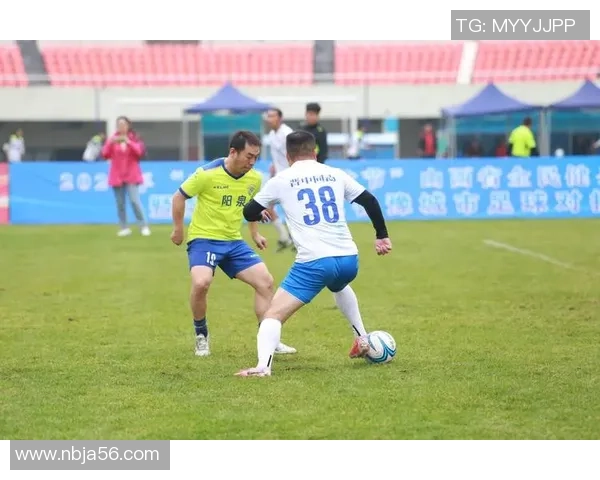 足球明星顾齐尔的传奇之路与辉煌成就揭秘